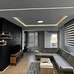 The Urban Nest Cozy 2br Ap Szkopje